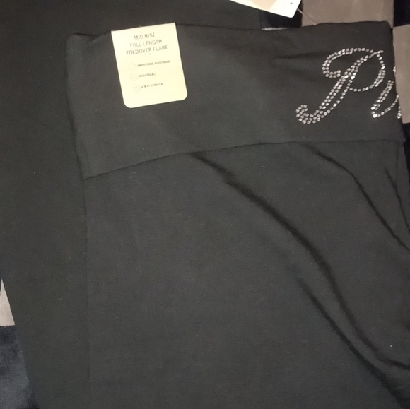 VS PINK FLARE LEGGINGS - Picture 3 of 3